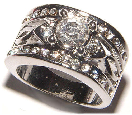 BEAUTIFUL RHINESTONE ENCRUSTED DRESS RING - ***NEW***!