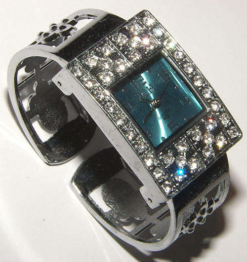 ELEGANT LADIES  WATCH FROM THE  ANNE CRYSTAL  COLLECTION!