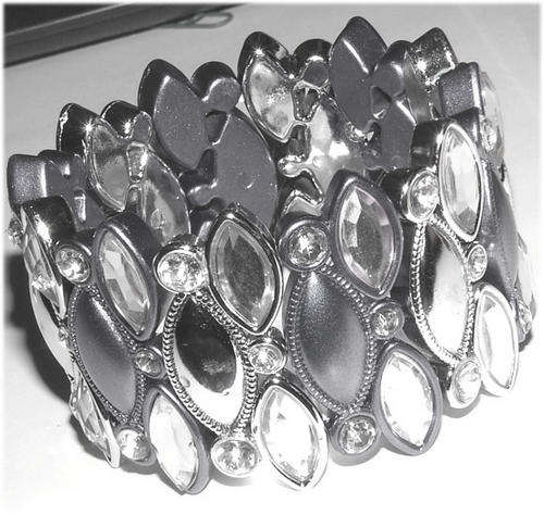 ***NEW!***STUNNING BROAD  LUCITE BEAD STRETCHY BRACELET WITH RHINESTONES!