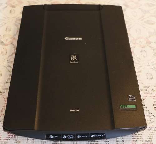 Canon -  CanoScan Lide 110 - Flatbed Color Image Scanner. In excellent working condition.