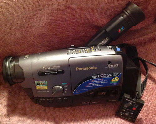 PANASONIC VHS-C PALMCORDER NV-RX33