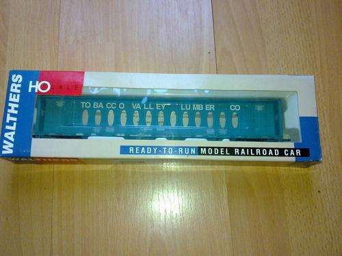 Bachmann - Walthers HO Scale Lumber Carrier