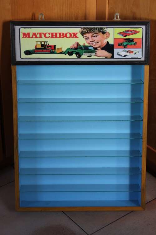 Awesome & Rare Matchbox Toys Shop Display Cabinet with perfect glass selves !