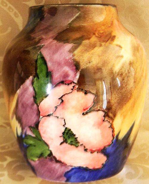 Sought After ! H&K Tunstall Floral Vase - Superb Condition with No Faults!