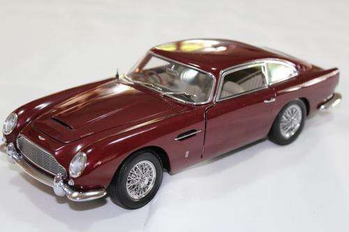 * Exceptional Quality & Craftsmanship ! AUTOart 1963 Aston Martin DB5 - RARE ! Scale 1:18