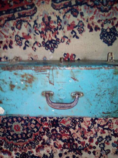 VINTAGE STEEL TOOLBOX