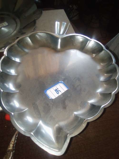 vintage leaf bowl