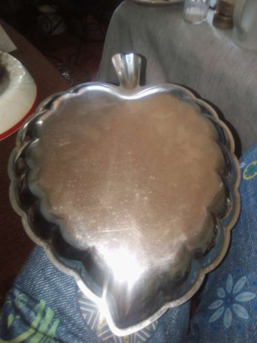 vintage leaf bowl