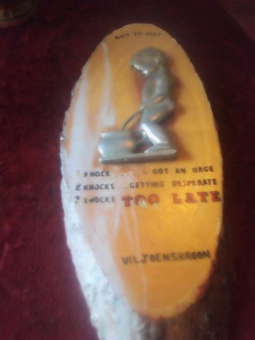 VINTAGE TOILET HANGER