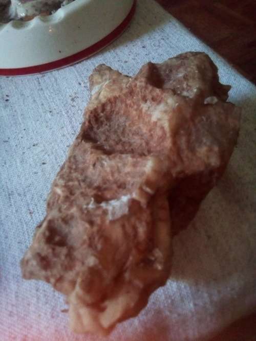 INTERESTING QUARTZ ROCK