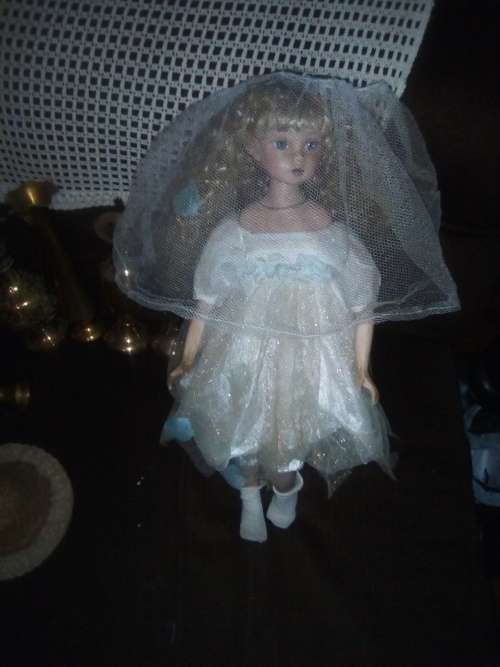 WEDDING PORCELAIN DOLL