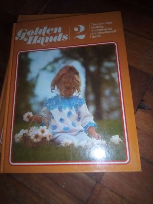 BOOK GOLDEN HANDS 2