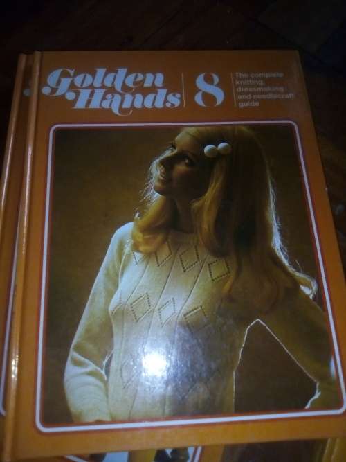 BOOK GOLDEN HANDS 8