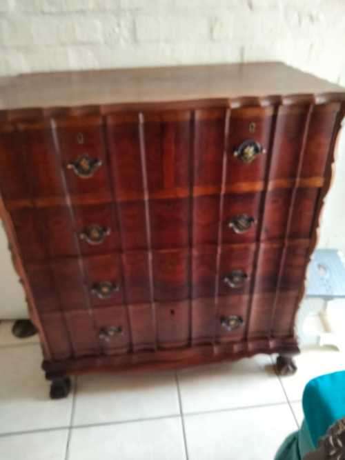 ANTIQUE DETAILED IMBUIA CHEST OF DRAWERS