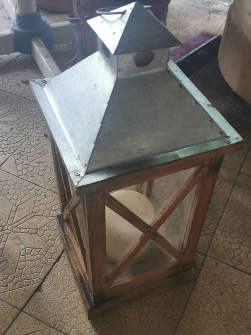 VINTAGE HANGING HOLDER  IN DOOR OR OUTDOOR FOR CANDLES OR LANTERN