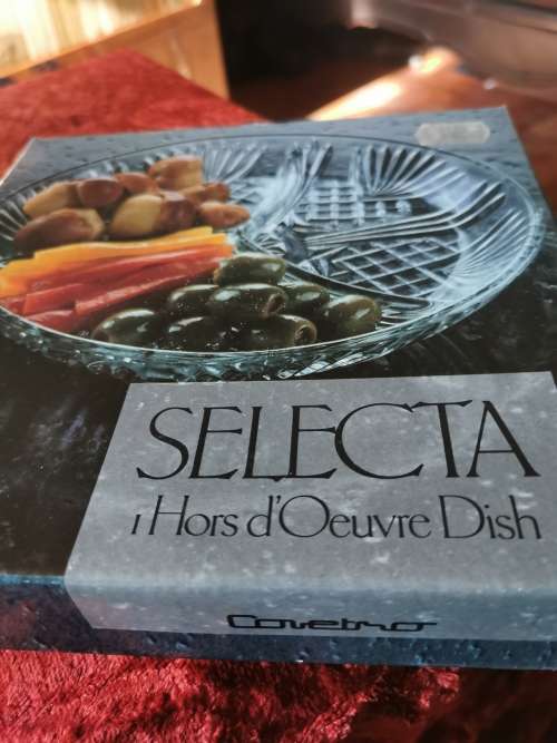 SELECTA HORSED QEUVRE DISH