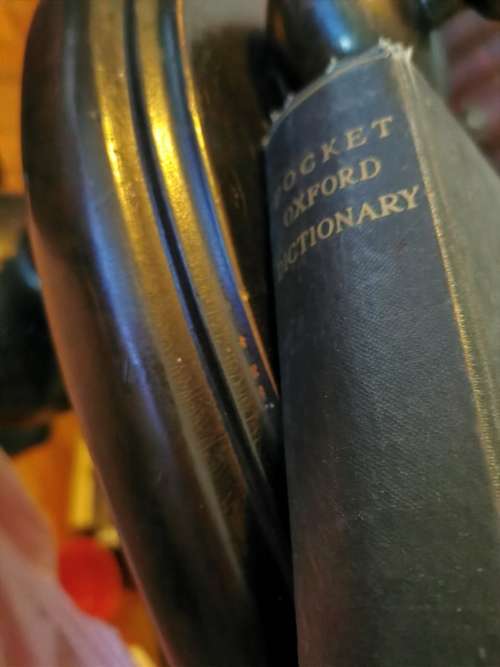 POCKET OXFORD DICTIONARY