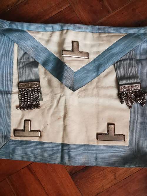 VINTAGE MASONIC  VRY MESSELAARS APRON WITH WHITE LEATHER AND TASSLES