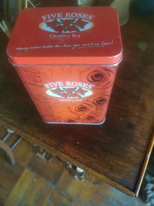 VINTAGE FIVE ROSES TEA TIN