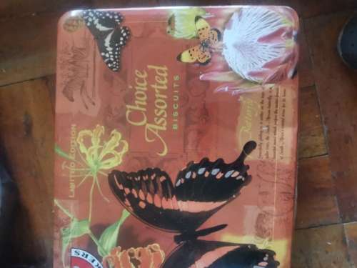 VINTAGE CHOICE ASSORTED BISCUIT TIN