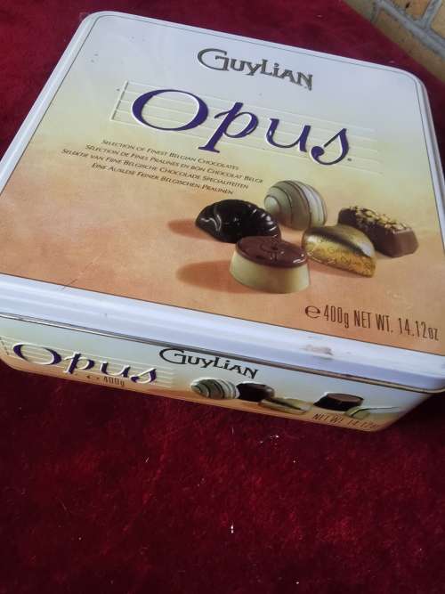 COLLECTABLE OPUS TIN