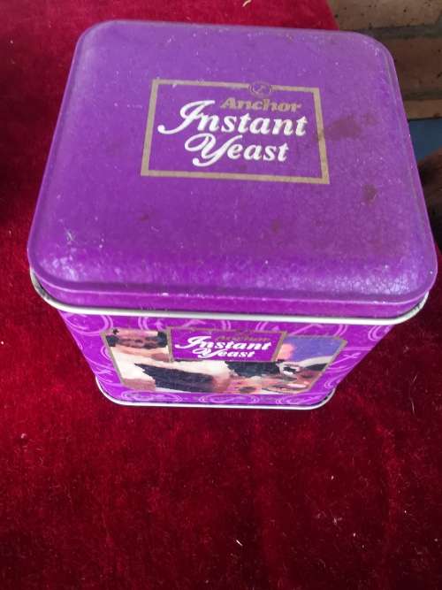 VINTAGE  INSTANT YEAST TIN