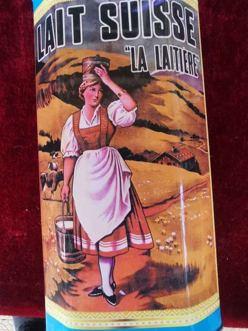 VINTAGE NESTLE TIN