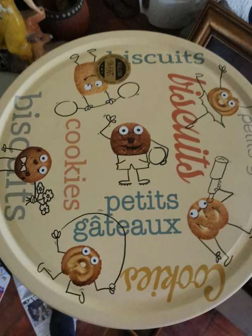 VINTAGE TIN