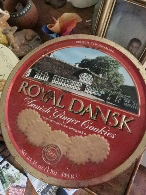 VINTAGE TIN