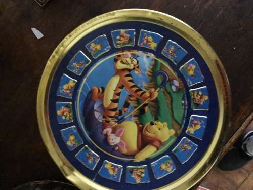 VINTAGE WINNIE THE POOH TIN