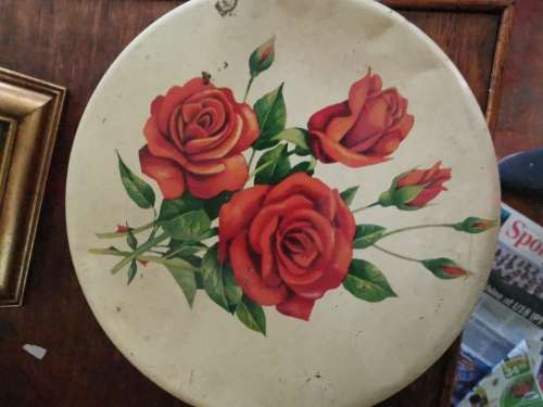 VINTAGE TIN