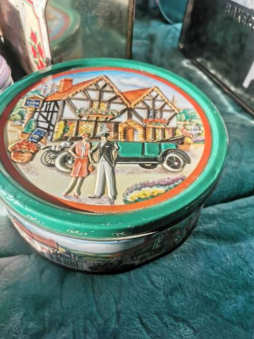 COLLECTABLE TIN