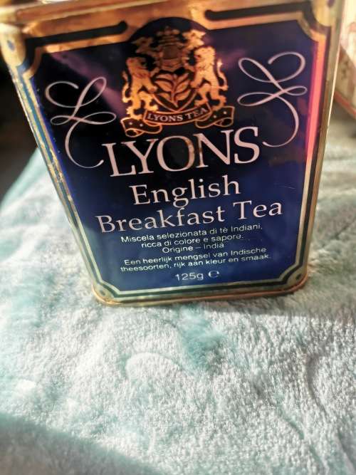 LYONS ENGLISH BREAKFAST TEA TIN