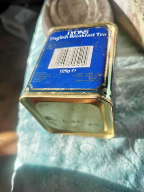 LYONS ENGLISH BREAKFAST TEA TIN
