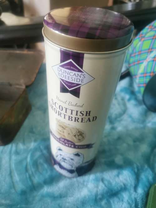 VINTAGE SHORTBREAD TIN