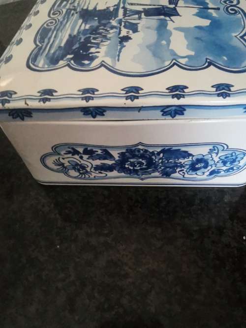 COLLECTABLE HOLLAND HOUSE TIN