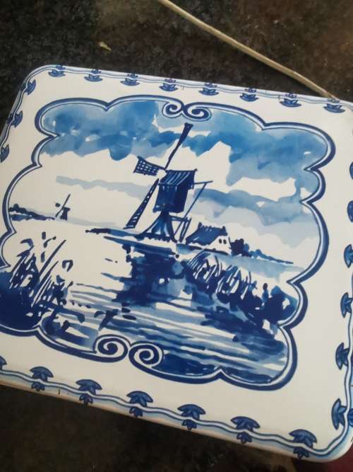 COLLECTABLE HOLLAND HOUSE TIN