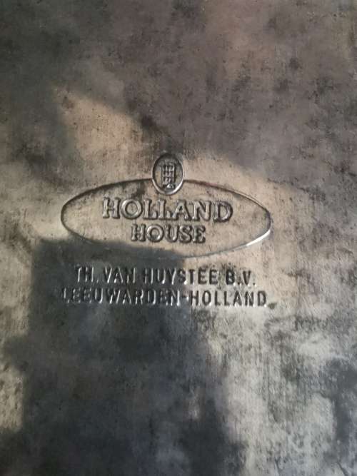 COLLECTABLE HOLLAND HOUSE TIN