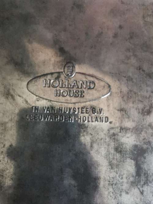 COLLECTABLE HOLLAND HOUSE TIN