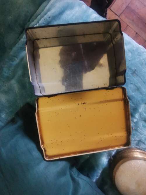 VINTAGE PLAYER CIGARETTE TIN