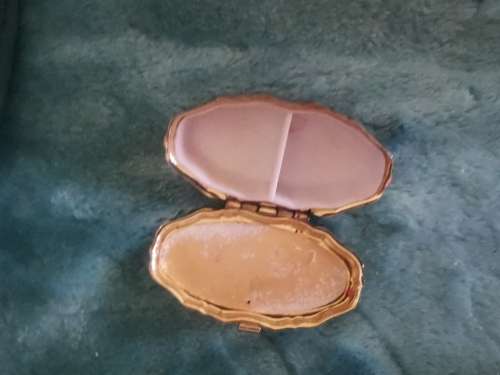 COLLECTABLE  PILL, BOX HOLDER