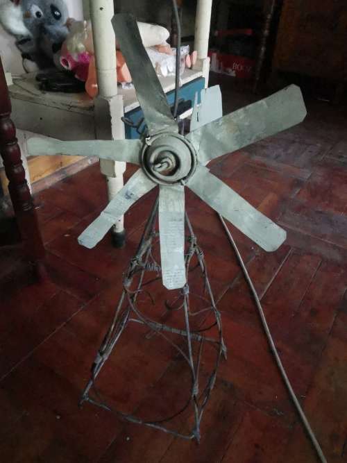 Vntage smallGarden  windmill