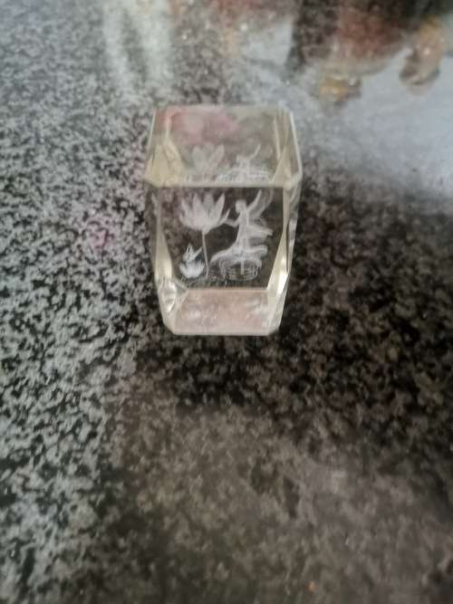SMALL 3 DIMENSION GLASS ITEM