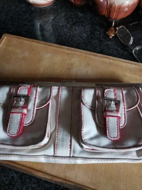 VINTAGE WOMENS  HANBAG WITH POCKETS AND ZIP