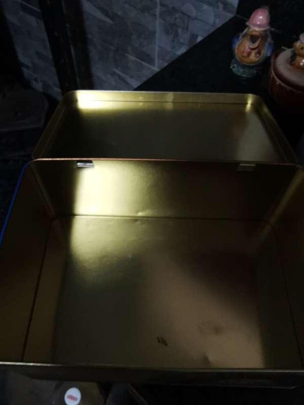 VINTAGE OUMA NOLA BESKUIT TIN