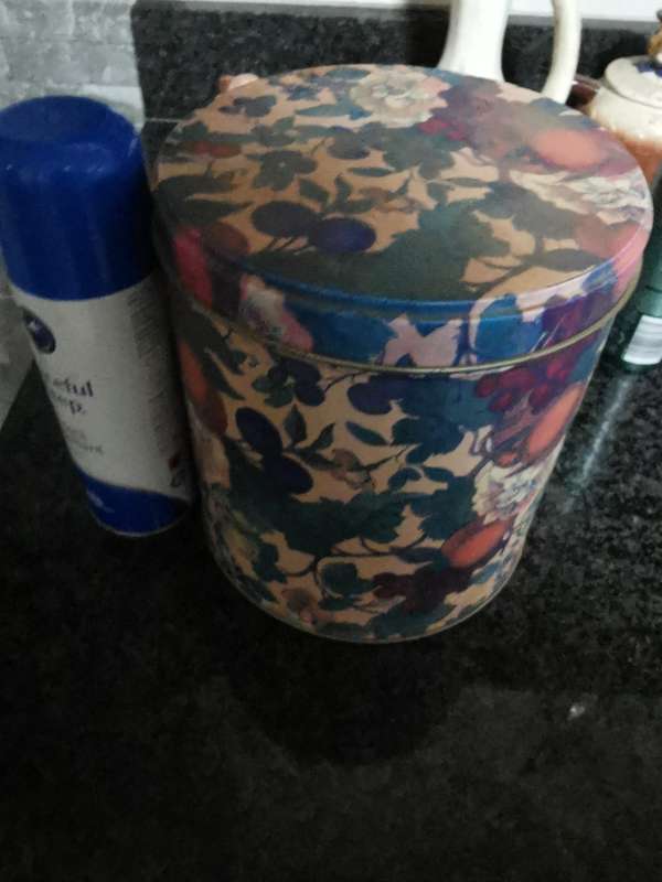 VINTAGE TIN