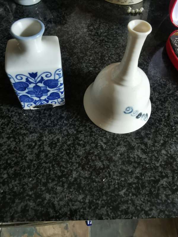 2 VINTAGE ORNAMENTS