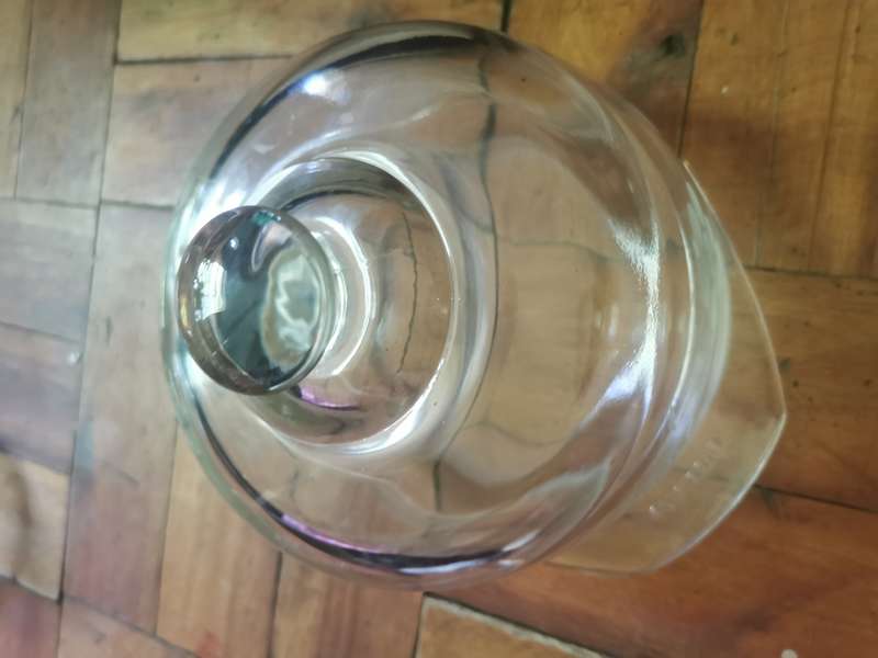 VINTAGE GLASS CAKE STAND  WITH BORD