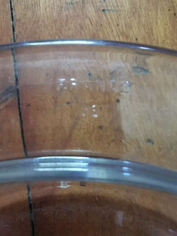 VINTAGE GLASS CAKE STAND  WITH BORD