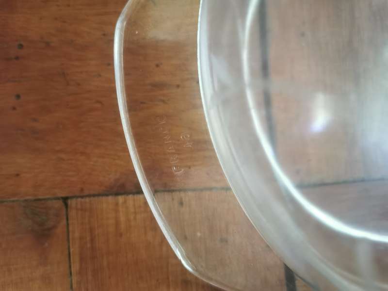 VINTAGE GLASS CAKE STAND  WITH BORD